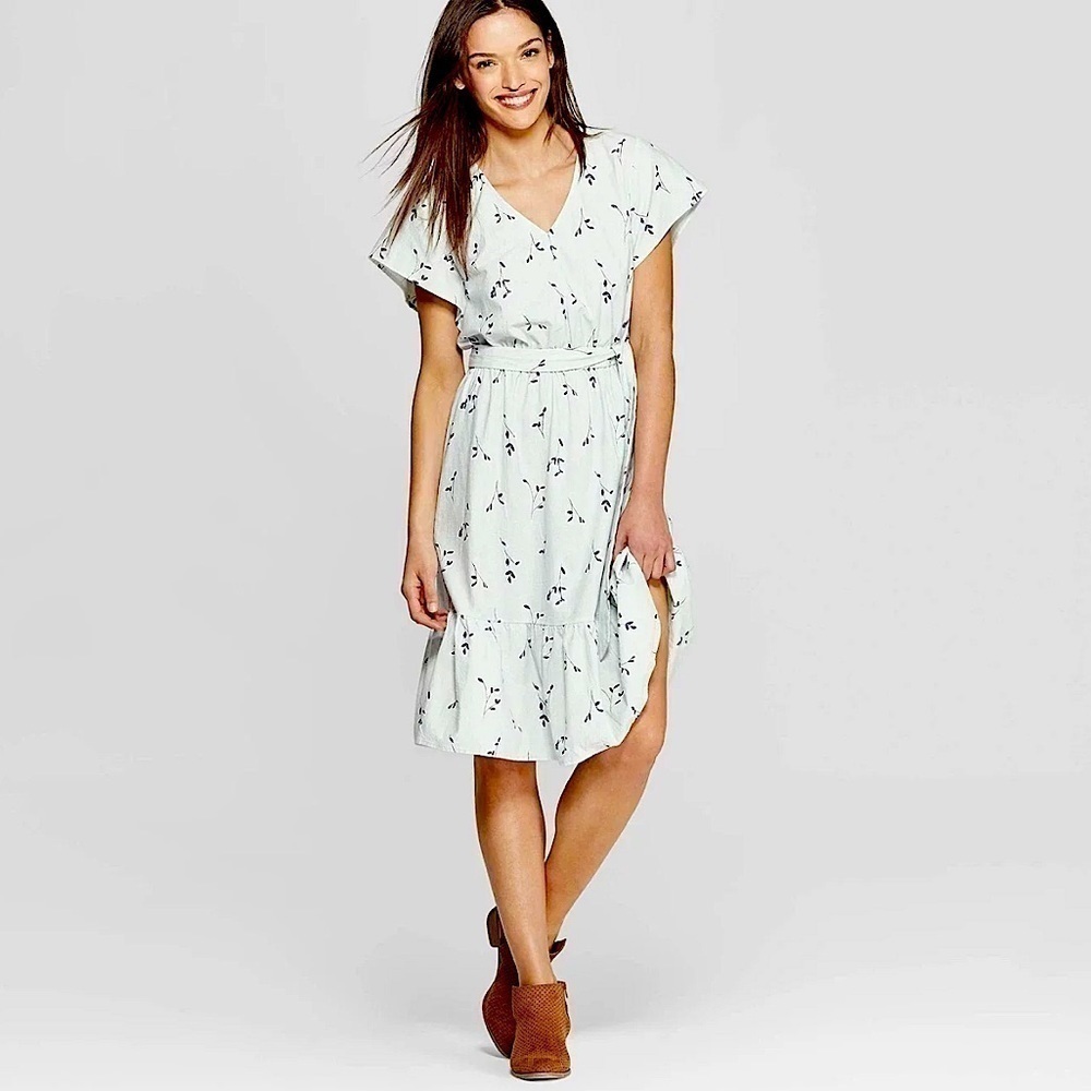 Universal Thread Cotton blue floral midi dress tiered skirt boho cottagecore M